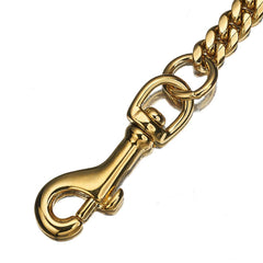 AIYIDI leather handle on gold leash provides comfortable grip.