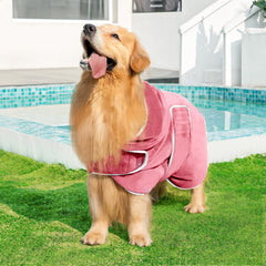 Avont Dog Bathrobe XXL ultra-absorbent microfiber in action.