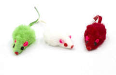 AXEL PETS festive-mice-array pack shot demonstrates 20-piece holiday play set.