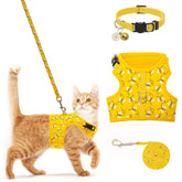 BINGPET cat harness bee-design close-up showing playful safety aesthetics for walking