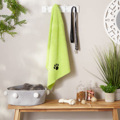 Bone Dry towel keeps pets warm during kennel or crate time.