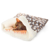 Clysee self-heating cat sleeping bag front view offers a cozy pet retreat.