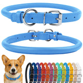 CollarDirect collar de cuero enrollado azul claro texturizado, cómodo para pelo largo y fácil de limpiar.