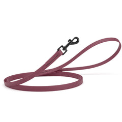 Dogline Biothane leash shows waterproof coating for odor-free outdoor use