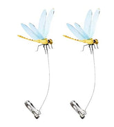 Dragonfly Wingman clip-on deterrent in action protecting horses from deerflies.