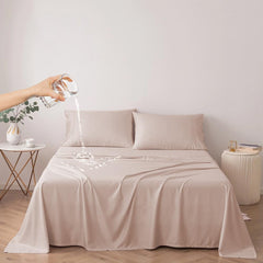 DUJUIKE waterproof bed cover camel on bed keeps mattress dry and protected.