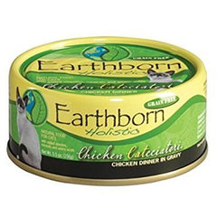 Earthborn Holistic Chicken Catcciatori gravy plate emphasizes tasty chicken dinner in gravy.