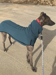 Esobo fleece dog coat abdomen and back openings enable easy potty breaks.