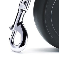 FLEXI New Classic leash with LED lighting system improves visibility in low light.