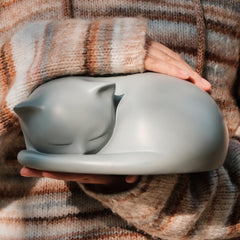 FUFYUKEY Cat Urn durable resin construction for lasting keepsake.