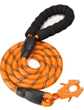 GEIT dog leash 2ft orange for compact daily walks and easy handling.