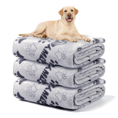 Gowyeg soft dog blanket with paw pattern provides cozy warmth for large dogs.