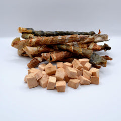 Happy Claws Lucky Paws freeze-dried raw treats preserve flavor and nutrients without additives.