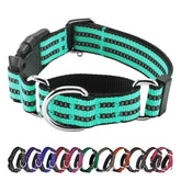 Hikiko collar martingale reflectante turquesa para mayor visibilidad nocturna.