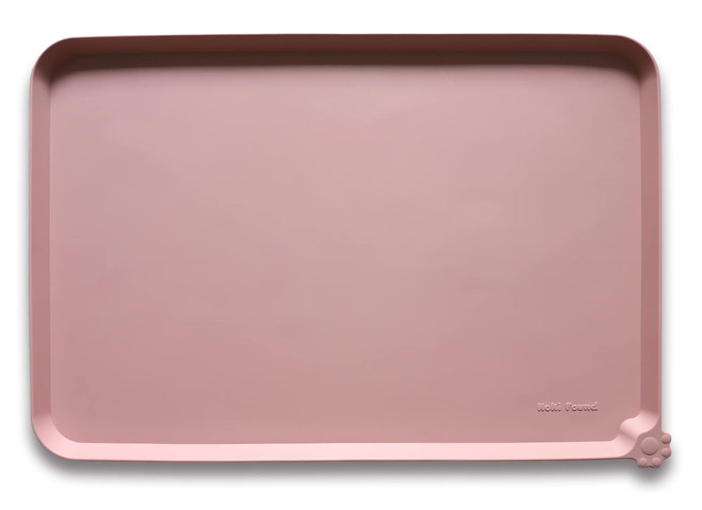 Hoki Found large non-slip feeding mat, front view, protects floors from spills.