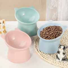 Hsei tilted bowls promote whisker-friendly dining during meals