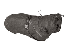 Hurtta Expedition Parka blackberry 18in front view for secure winter warmth during outdoor adventures