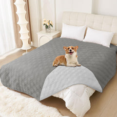 hyha waterproof dog blanket close-up shows microfiber feel with waterproof coating for spills
