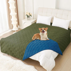 hyha waterproof dog blanket in green and navy fold shows durable protection for furniture and pets.