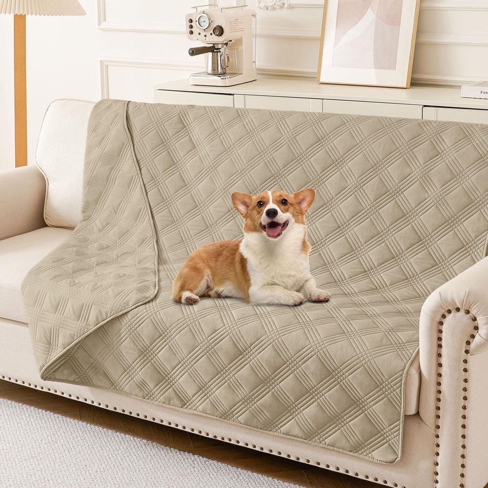 hyha waterproof dog blanket close-up showing TPU coating for moisture protection.