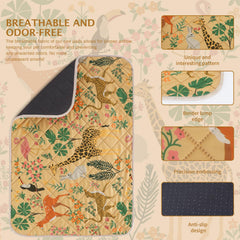 IEUUMLER forest-pattern pee pad features animals for a friendly interior