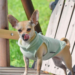 Jacko & Co leash-ring feature on fleece vest enables quick leash access.
