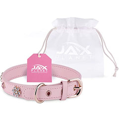 JAX PLANET collar features diamond crystals and metal flowers for eye-catching charm.