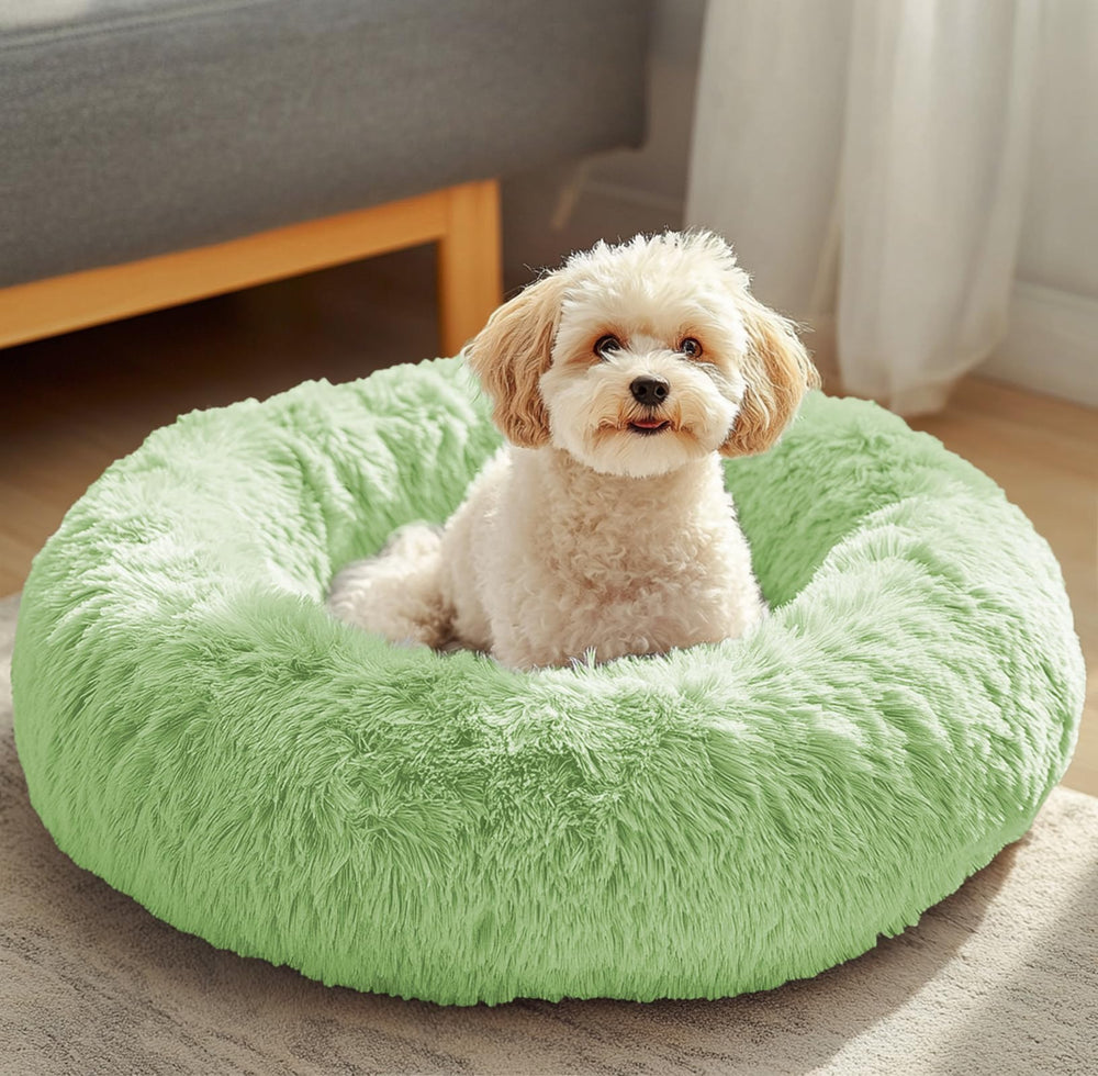 JOLLYVOGUE dog bed donut close-up shows plush faux fur for warm, cozy naps.