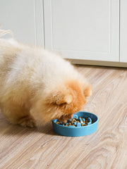 LE TAUCI Vortex Blue ceramic slow feeder side angle keeps meals tidy and stable.