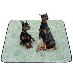 LOOBANI washable pee pad top view shows absorbent surface for dry floors.
