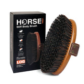 MAXIMILIAN world-class horse brush head removing mud for a clean coat.