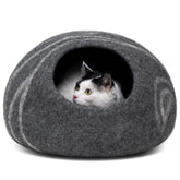MEOWFIA Cat Cave merino wool texture highlights natural warmth and chemical-free comfort.