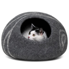 MEOWFIA Cat Cave merino wool texture highlights natural warmth and chemical-free comfort.