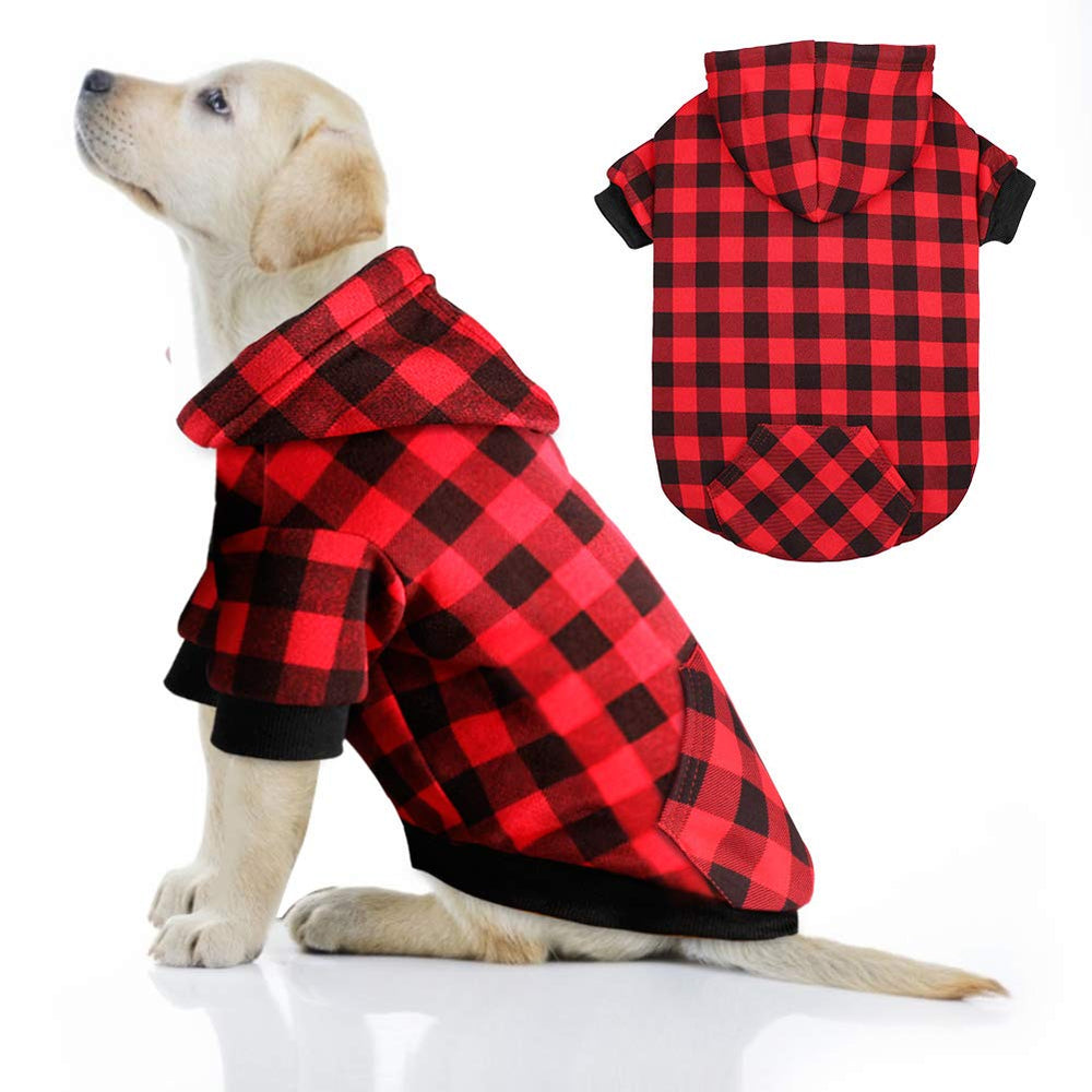 Mtliepte sudadera para perro tartán rojo en frente, ideal para paseos elegantes.