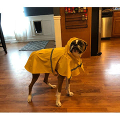 NACOCO dog raincoat reflective strip improves nighttime visibility and safety.