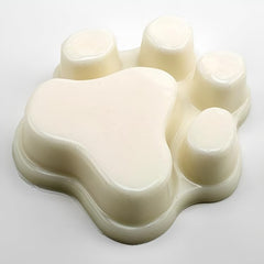One Fur All Pet House Hollyberry wax melts non-toxic-ingredients image emphasizes plant-based dye-free formula
