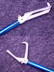 Ouronehome snake tongs aluminum alloy construction reduces weight for easier handling.