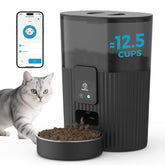 PAPIFEED automatic cat feeder front view for remote feeding control.
