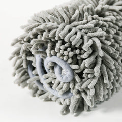 Patas Lague towel color options suit beach days and at-home baths, keeping drying stylish.