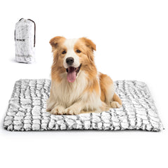 Petace self warming bed closeup shows plush faux fur for cozy naps