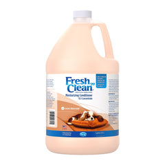 PetAg Fresh ’n Clean conditioner bottle, 15:1 concentrate for detangling and moisturized coats.