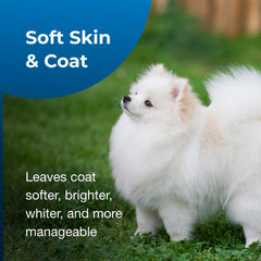 PetAg Fresh ’n Clean coat-moisturizing formula with aloe vera and vitamin E for pet fur