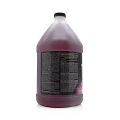 Petology 256:1 dilution measuring cup demonstrates cost effective concentrate preparation