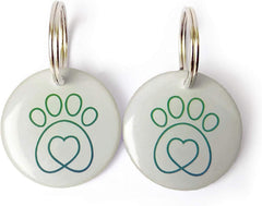 PETQUALITY Show That Love microchip-key-fob-entry enables exclusive cat access.