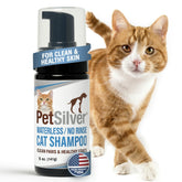 Petsilver Waterless Cat Shampoo foam application demonstrates easy no-rinse cleaning for cats.