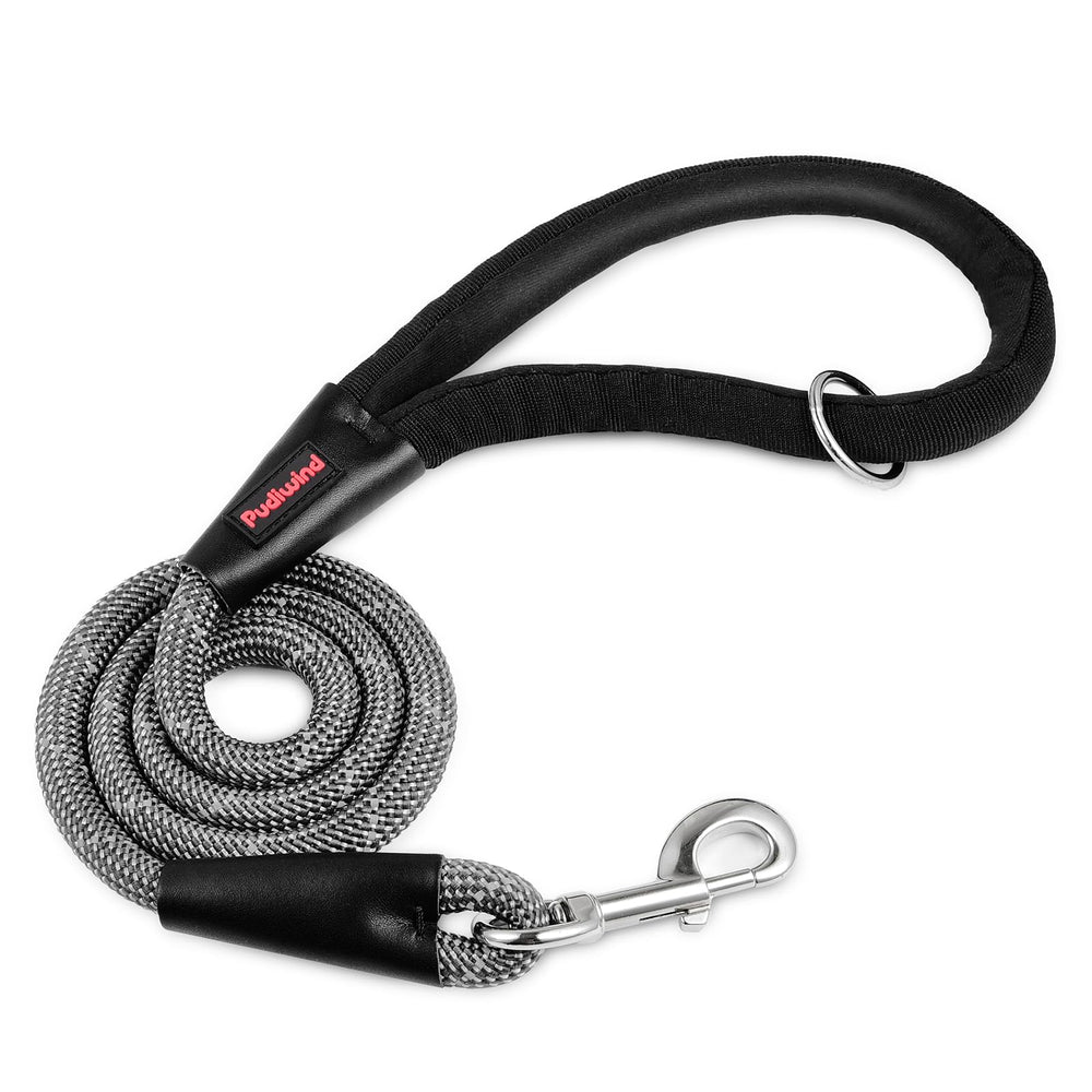 Pudiwind black heavy-duty leash clip for secure one-handed closure during walks