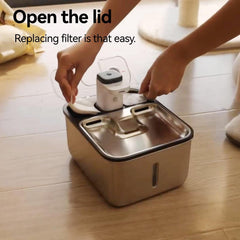 Qinliy fountain battery compartment demonstrates cordless operation and versatile placement