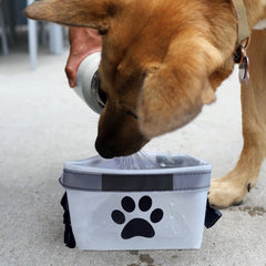 Rezip Clip N' Go collapsible bags expanding to hold food on the go.