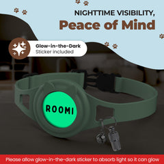 ROOMI glow-in-the-dark sticker on collar boosts nighttime visibility for quick spotting.