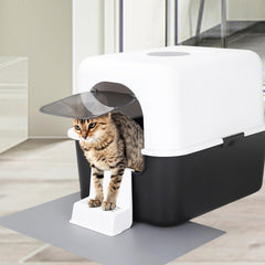 Sfozstra enclosed design keeps litter contained and odors lower.